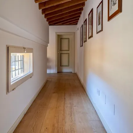 Penthouse In Palazzo San Donnini Apartmán