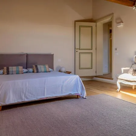 Penthouse In Palazzo San Donnini