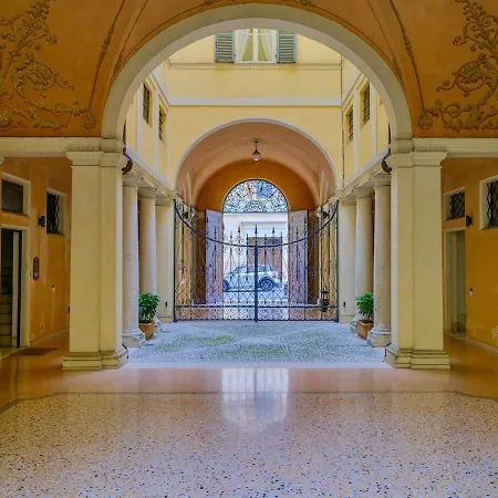 Penthouse In Palazzo San Donnini Apartmán